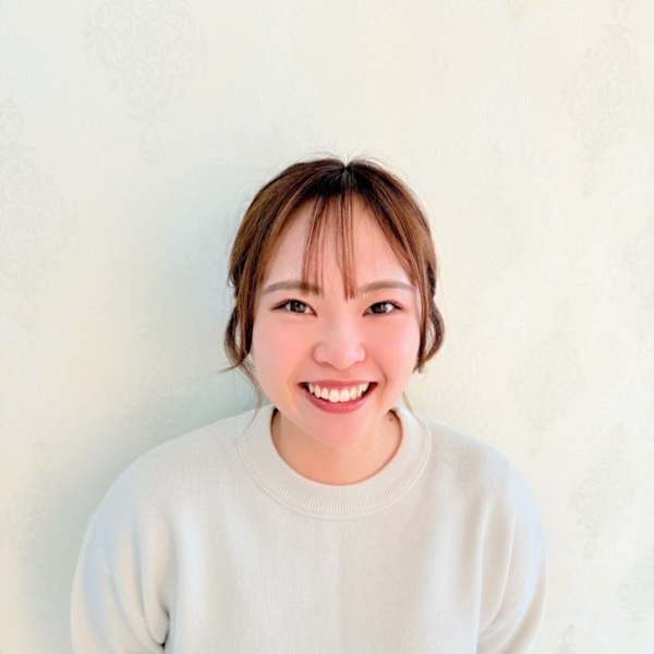 SALON RODAN【サロン　ロダン】のスタッフ紹介。リナ