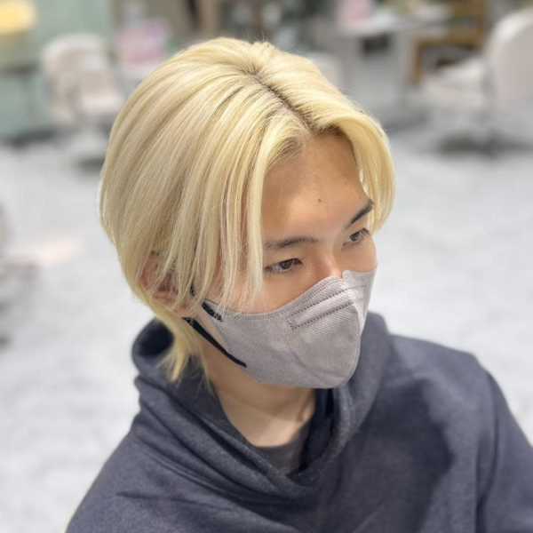 センター分けウルフ ブリーチ抜きっぱなし