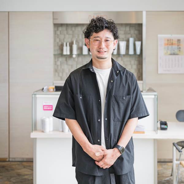 メンズサロンカット&パーマGIVE豊田市駅店 MAMBO(ギブ)【メンズサロンカットアンドパーマギブトヨタシエキテン マンボ】のスタッフ紹介。小林　稔