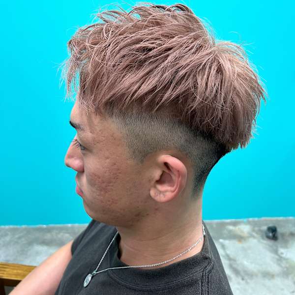 ピンクベージュ