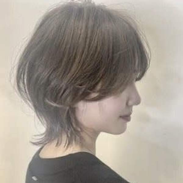 大人ネオウルフくびレイヤーミディアムウルフ ウルフカット
