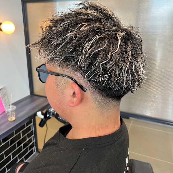 奈良メンズツイストパーマメッシュカラーブリーチメンズアイブロ