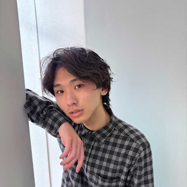 Chart Reuse シャルトルーズ【シャルトルーズ】のスタッフ紹介。桑田 拓実