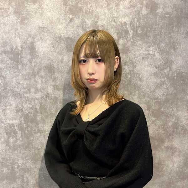 Lusso libera 池袋店【ルッソリベラ イケブクロテン】のスタッフ紹介。香椎 優衣