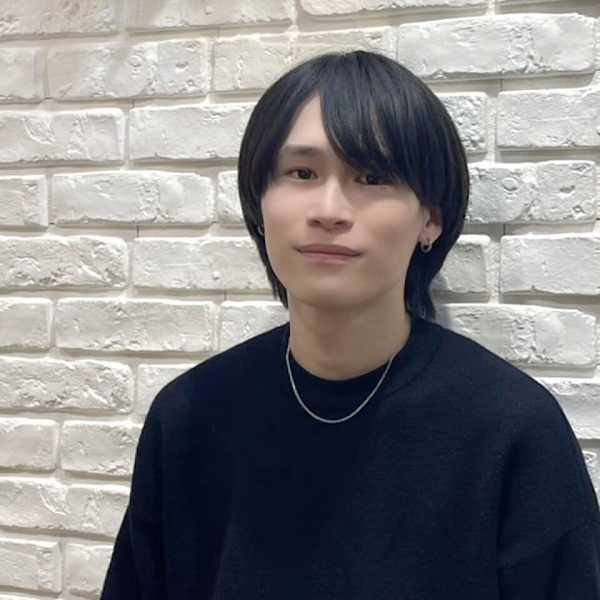 emma 上板橋店【エマ カミイタバシテン】のスタッフ紹介。アオイ【上板橋/髪質改善/縮毛矯正/カラー/トリートメント】