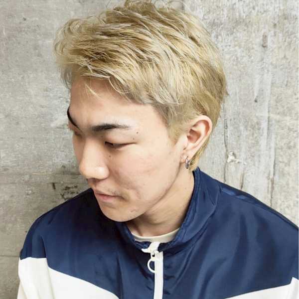 メンズ　刈り上げなし　ショート　ハイトーン　ブリーチ　カット