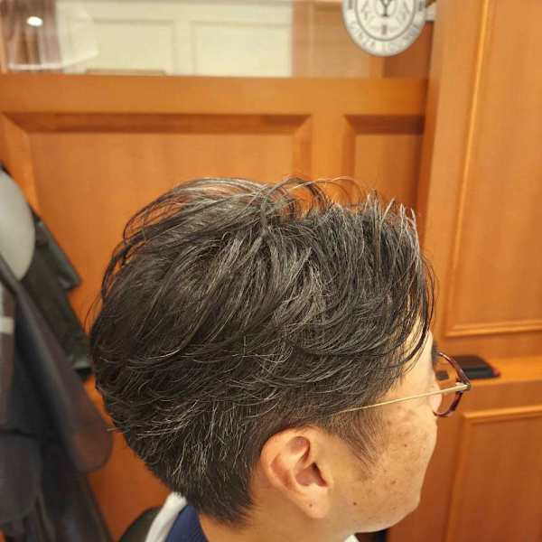 ツーブロックナチュラルヘアー|Y's BARBER GINZA LOUNGE