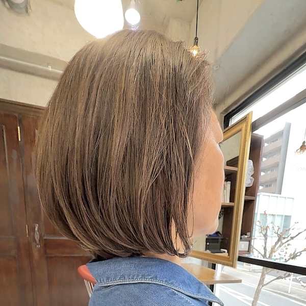 大人小顔似合わせボブヘア。