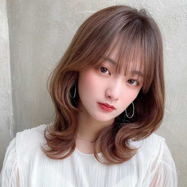 イメチェン美髪外ハネボブミディアムストレート寒色系カラー