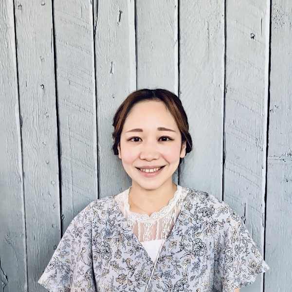 HAIR & MAKE EARTH 花小金井店【ヘアメイクアース ハナコガネイテン】のスタッフ紹介。島岡 小音