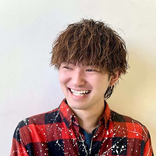 HAIR & MAKE EARTH 天満橋店【ヘアメイクアース テンマバシテン】のスタッフ紹介。永橋 拓