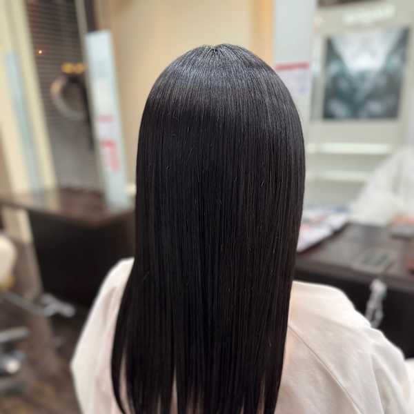 ストレートニュアンスで魅せる大人仕立て／髪質改善トリートメン