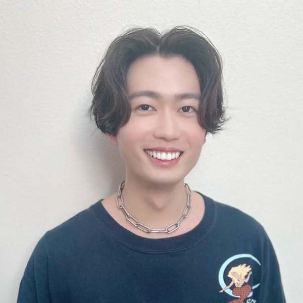 ETOWA 新宿 髪質改善【エトワ】【エトワ シンジュク カミシツカイゼン】のスタッフ紹介。上村徹磨 [新宿駅]