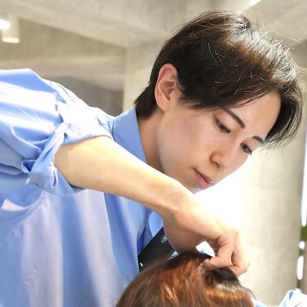 ETOWA 新宿 髪質改善【エトワ】【エトワ シンジュク カミシツカイゼン】のスタッフ紹介。水間龍 [新宿駅]