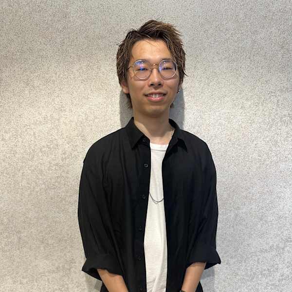 chaton【シャトン】のスタッフ紹介。足立 湧哉