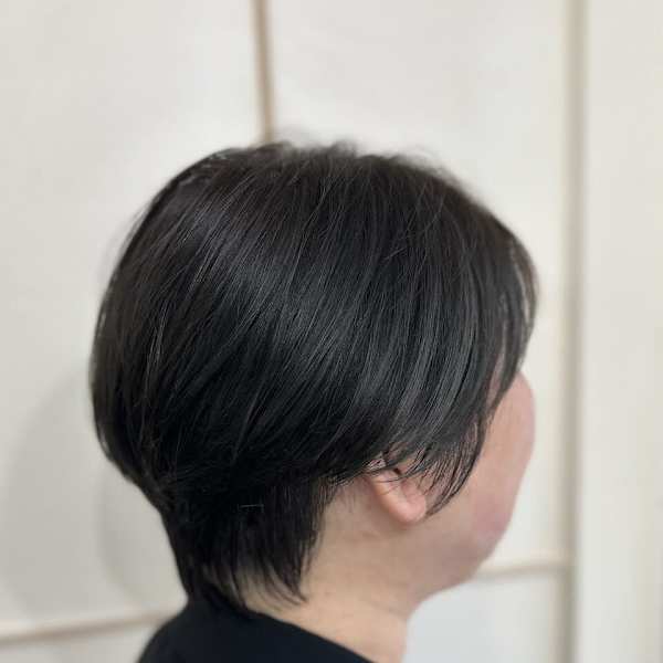 白髪ぼかしコンパクトショートカット