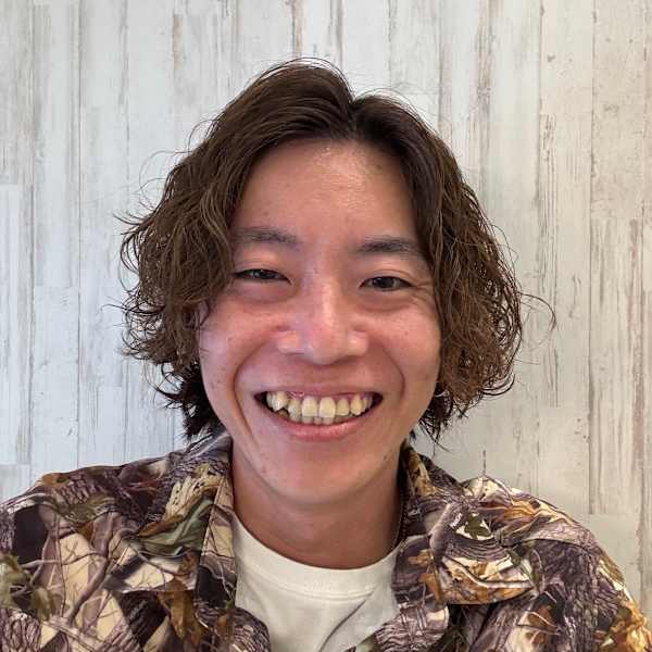 HAIR & MAKE EARTH 熊本光の森店【ヘアメイクアース クマモトヒカリノモリテン】のスタッフ紹介。福島望