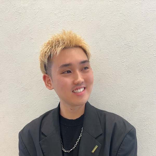 HAIR & MAKE EARTH 岡崎店【ヘアメイクアース オカザキテン】のスタッフ紹介。本田拓未