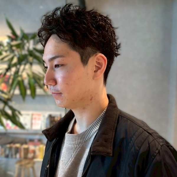 アップバング ビジネス 30代 メンズパーマ ツーブロック|Men's Salon bloc