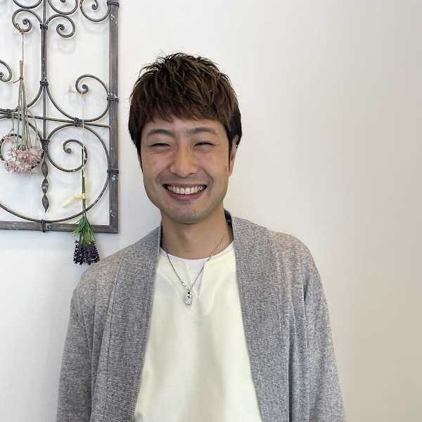 hair grace Lehua【ヘアグレースレフア】【ヘアグレースレフア】のスタッフ紹介。斉藤 智也