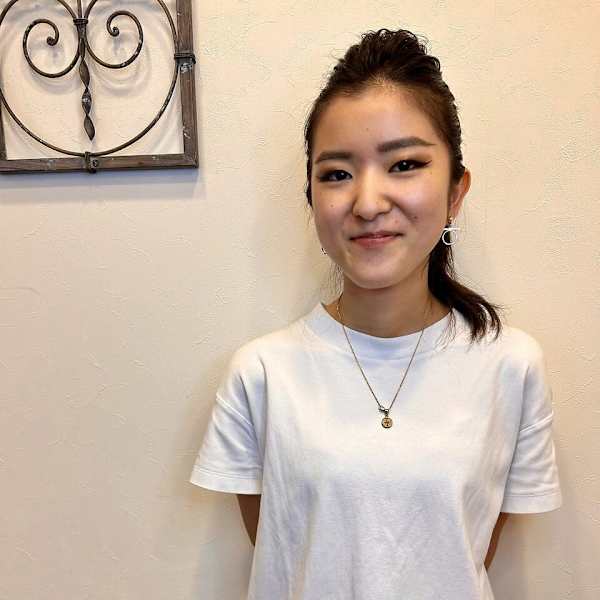 hair grace Lehua【ヘアグレースレフア】【ヘアグレースレフア】のスタッフ紹介。河西 玲奈