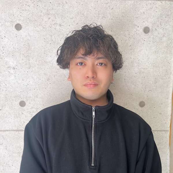 HAIR & MAKE EARTH 行徳店【ヘアメイクアース ギョウトクテン】のスタッフ紹介。古山 侑東