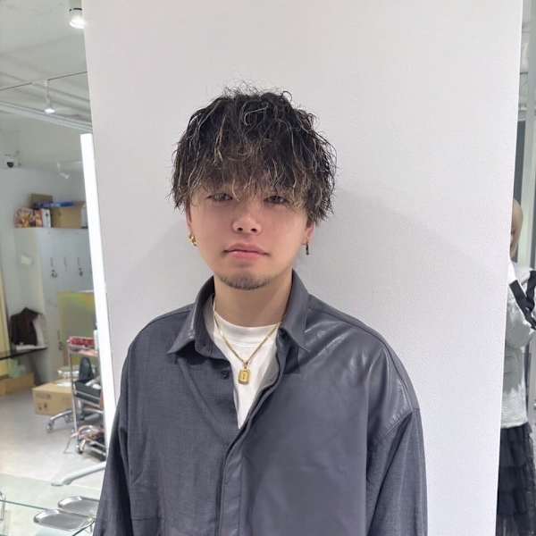 unique UMEDA【ユニックウメダ】のスタッフ紹介。阪本 偉楓