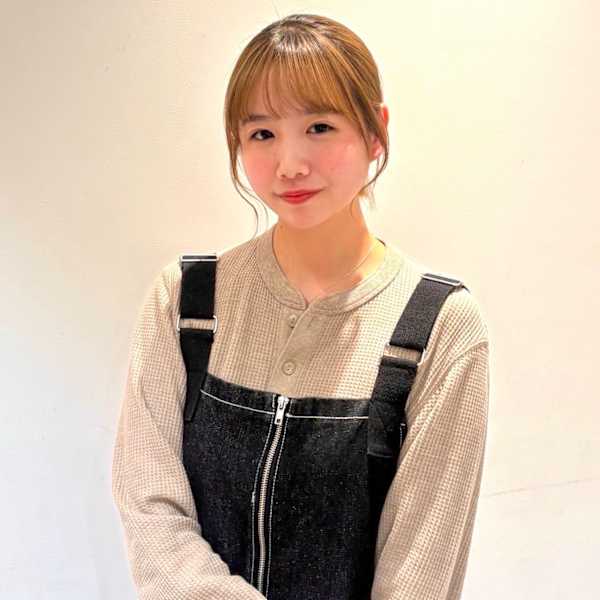 トリートヘアデザイン市川店【トリートヘアデザインイチカワテン】のスタッフ紹介。原田 琴葉