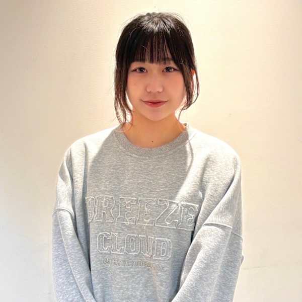トリートヘアデザイン市川店【トリートヘアデザインイチカワテン】のスタッフ紹介。難波 楓