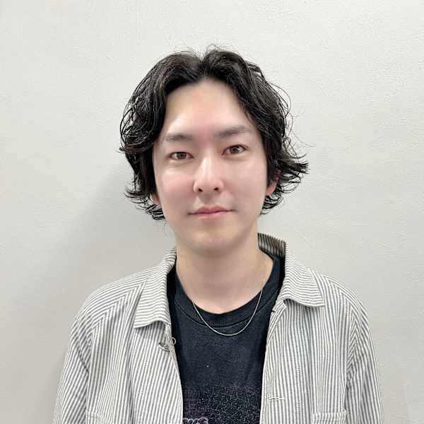 miel hair新宿 ケアブリーチ 髪質改善 スパ【ミエルヘアー ケアブリーチ カミシツカイゼン スパ】のスタッフ紹介。【mielhair新宿】浜辺義博