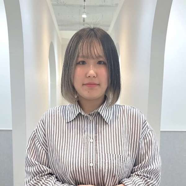 全席個室美容室 Zina 天王寺 髪質改善&トリートメント【ゼンセキコシツビヨウシツ ジーナ テンノウジ カミシツカイゼンアンドトリートメント】のスタッフ紹介。ひより