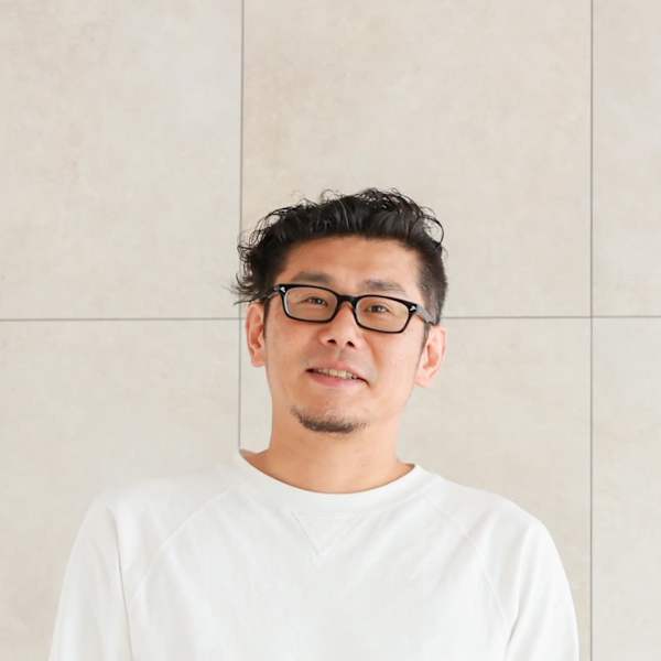 COCKNEY HAIR & BEAUTY【コックニー ヘア―アンドビューティー】【コックニー ヘアーアンドビューティ】のスタッフ紹介。青木 寛高