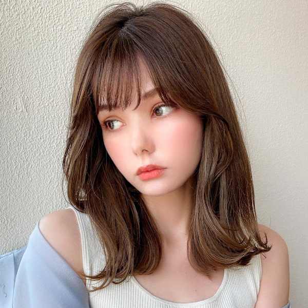 美髪ミディアムストレート寒色系カラー極細ハイライト