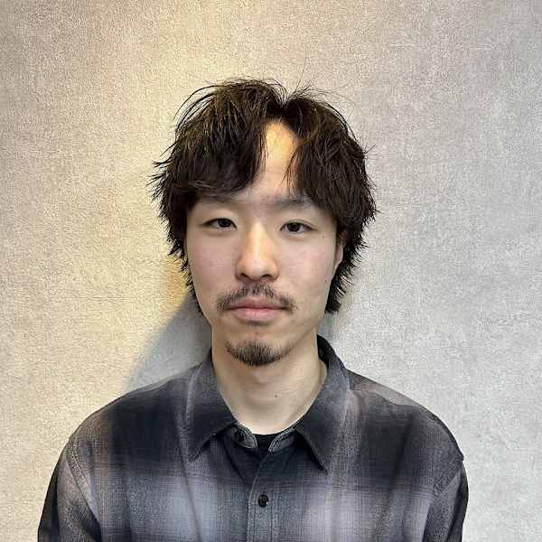 押上 美容室 RE:MORE【オシアゲビヨウシツリモア】のスタッフ紹介。小原 啓介