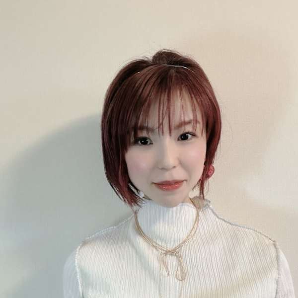 全席個室美容室 Zina 大阪茨木 髪質改善&トリートメント【ゼンセキコシツビヨウシツ ジーナ オオサカイバラキ】のスタッフ紹介。Urara