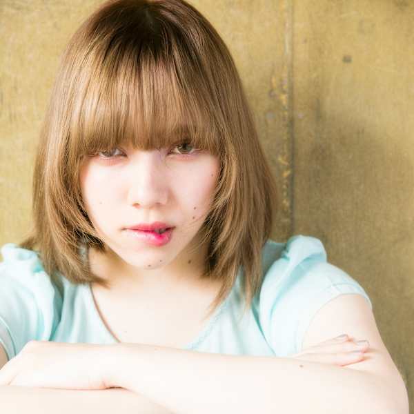 ナチュラルストレートバング