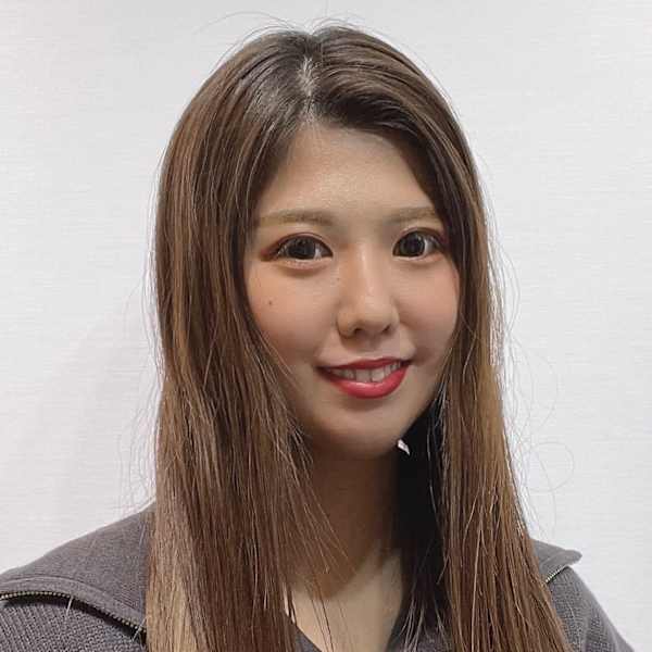 jujur【ジュジュル】のスタッフ紹介。永塚　あゆみ