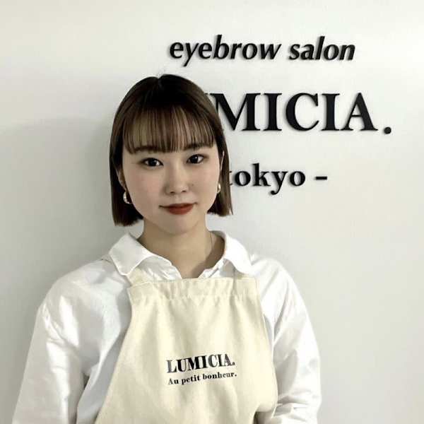 眉毛/アイブロウサロンLUMICIA.-TOKYO-大阪梅田店【眉毛専門店】【マユゲアイブロウサロン ルミシアトウキョウ オオサカウメダテン マユゲセンモンテン】のスタッフ紹介。アユミ マユゲ