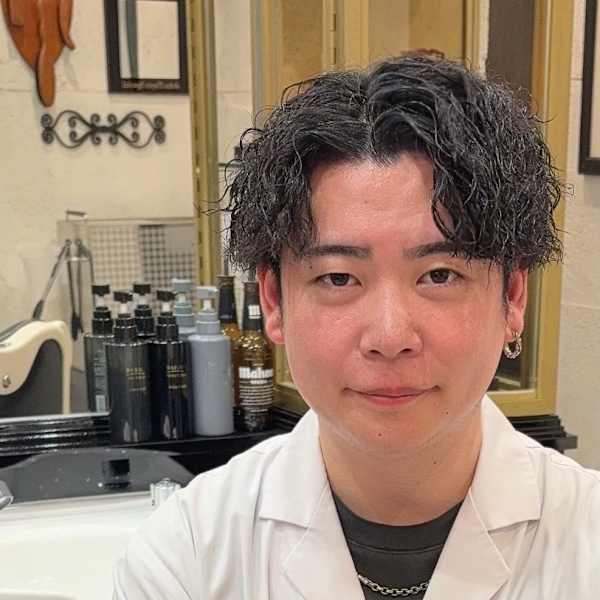 ヒロ銀座 バーバーショップ 札幌本店【HIRO GINZA BARBER SHOP】【ヒロギンザ バーバーショップ サッポロホンテン】のスタッフ紹介。蔵田 智也