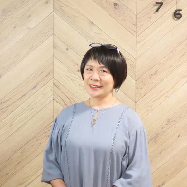 美容室 d'Arte【ビヨウシツダルテ】のスタッフ紹介。小甲 久美子