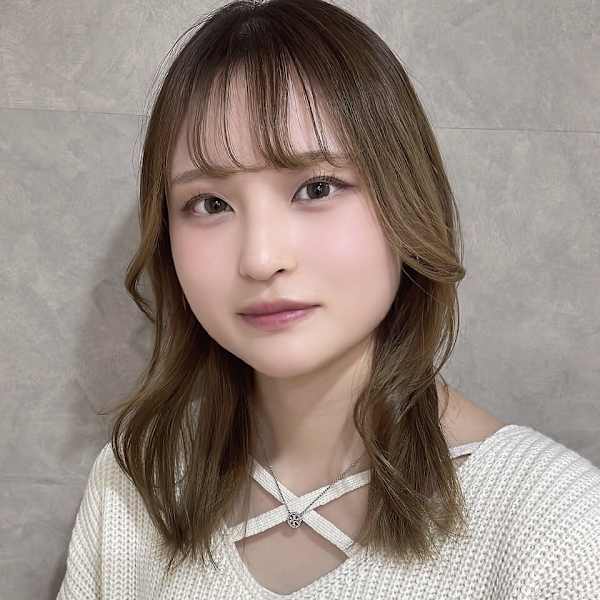 L'mo by est-r.筑紫口店【エルモバイエストアールチクシグチテン】のスタッフ紹介。リリア ナカニシ
