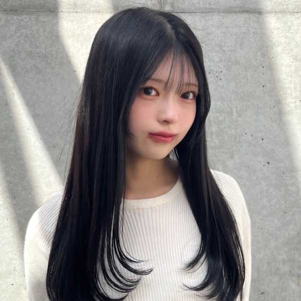 黒髪 ロングレイヤー 小顔バング 韓国風 10代 20代|Ai WilL