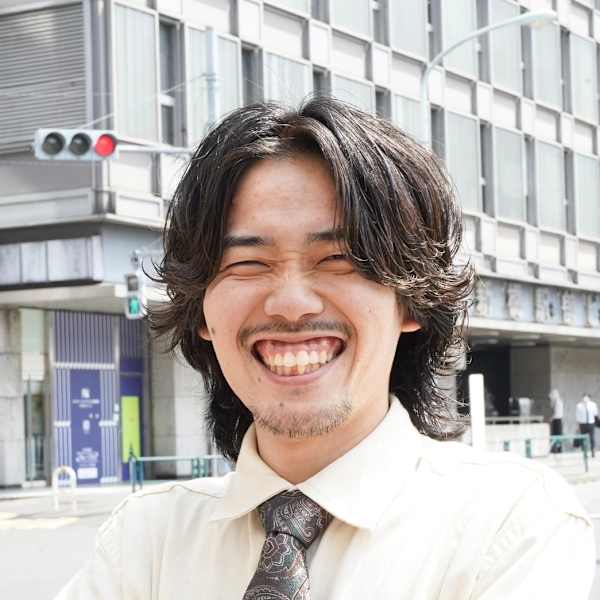 ヒロ銀座ヘアーサロン 新橋 銀座口店【ヒロギンザヘアーサロンシンバシギンザグチテン】のスタッフ紹介。川田健人
