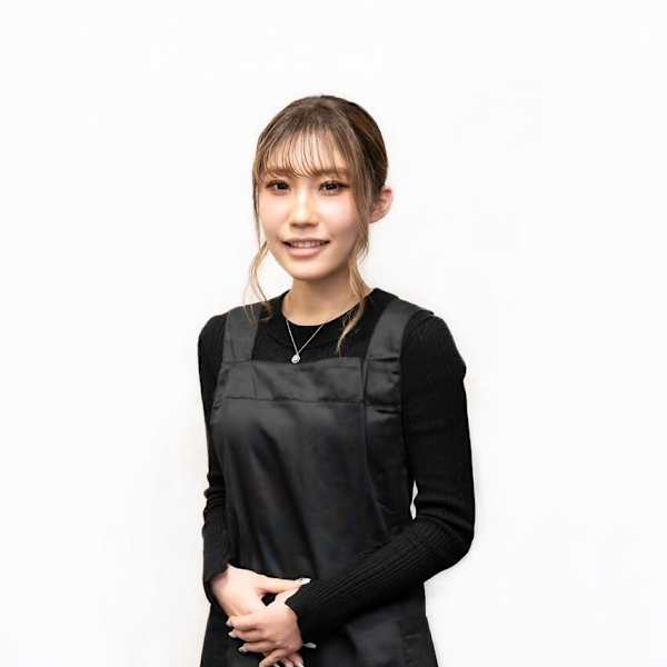 アイブロウ&まつげパーマ専門店 IVY-LINE 藤沢【アイブロウアンドマツゲパーマセンモンテンアイビーライン フジサワ】のスタッフ紹介。マコ