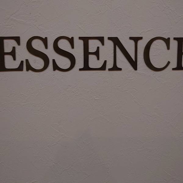 ESSENCE HAIRDESIGN【エッセンス ヘア デザイン】のスタッフ紹介。ESSENCE HAIRDESIGN