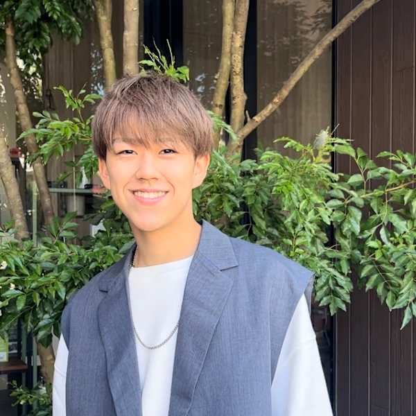 NAP hair bocco【ナップ ヘアー ボッコ】のスタッフ紹介。安達佑紀