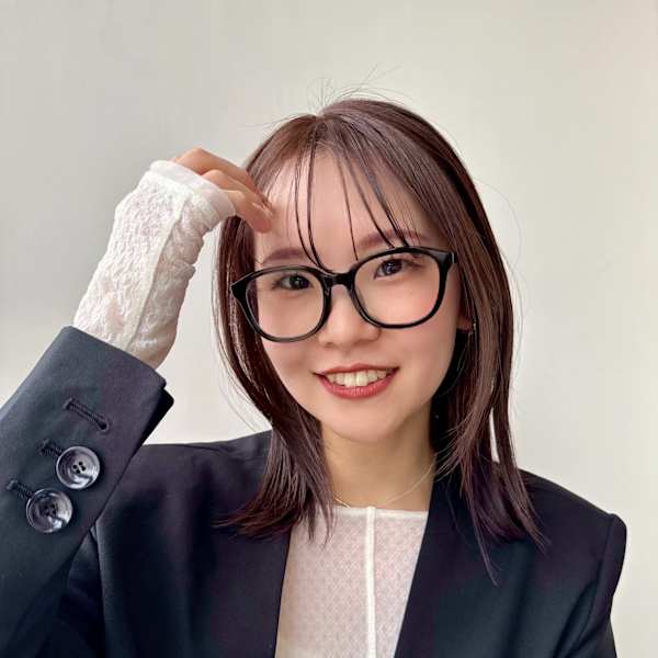 ナチュラルモードなミディアムレイヤー|La Sente 居留地 Aujua認定サロン