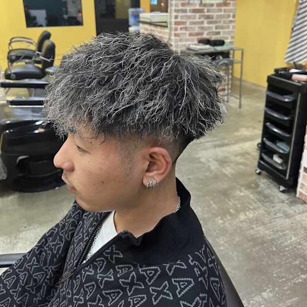 メンズホワイトメッシュ×ツイストパーマ