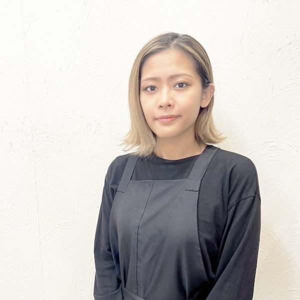 パラジェル認定サロン plus J 仙台中山2号店【プラスジェイ センダイナカヤマニゴウテン】のスタッフ紹介。エマ