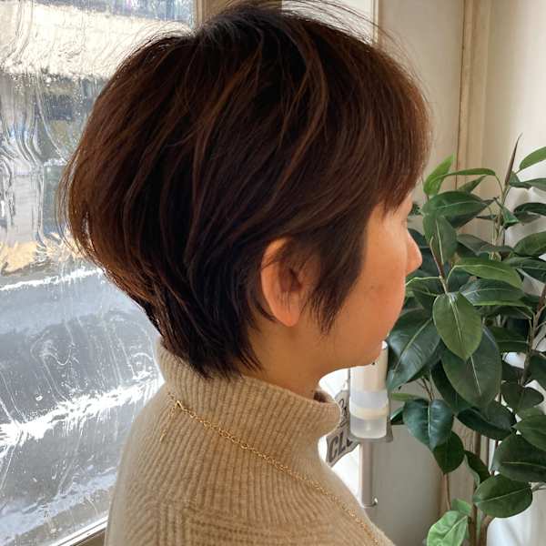 ボリューム残した髪質改善ストレート丸みマッシュショート梅ヶ丘